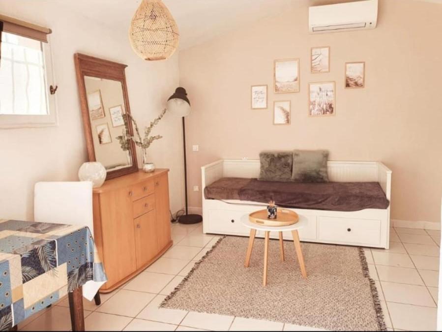 Charmant petit studio à 2 pas du village Le Plan-de-la-Tour Esterno foto